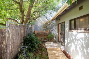 Marias Cottage - Sea Point Serenity